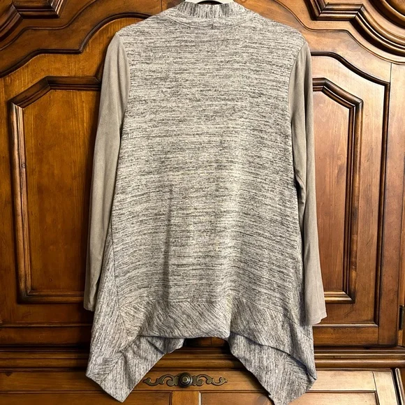 LOGO by Lori Goldstein - Picture 7 of 8